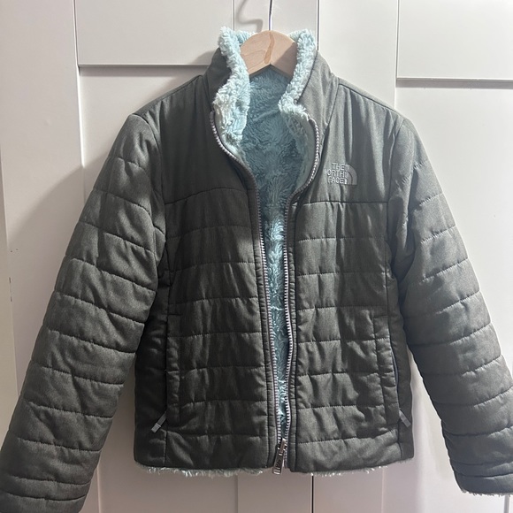 North Face Reversible Gray Waterproof Fleece Jacket- size 6/7 - Picture 1 of 3
